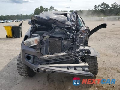 Piąte zdjęcie samochodu w środku: 2018 TOYOTA TACOMA DOUBLE CAB VIN:5TFCZ5AN9JX134878 - miniatura