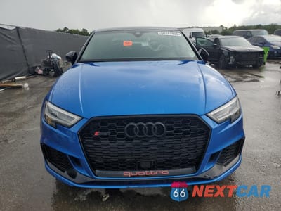 Piąte zdjęcie samochodu w środku: 2019 AUDI RS3 VIN:WUABWHFF0KA900494 - miniatura
