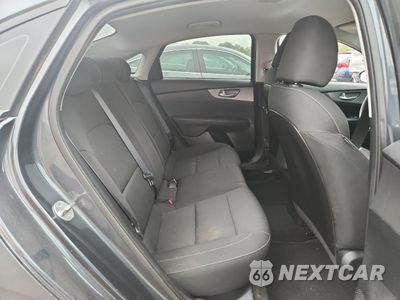 Zdjęcie 10 z 12 samochodu: 2019 KIA FORTE FE VIN:3KPF24AD1KE075457 - miniatura