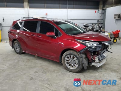 Czwarte zdjęcie samochodu z boku: 2024 TOYOTA SIENNA XLE VIN:5TDJSKFC8RS145180 - miniatura