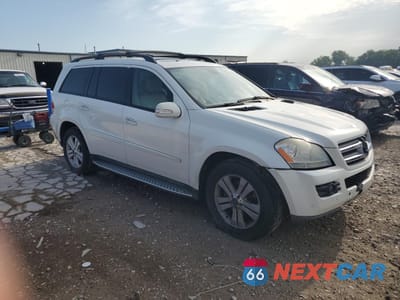 Czwarte zdjęcie samochodu z boku: 2008 MERCEDES-BENZ GL 450 4MATIC VIN:4JGBF71E08A331043 - miniatura