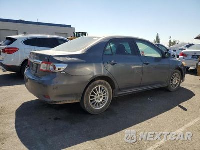 Trzecie zdjęcie samochodu z tyłu: 2012 TOYOTA COROLLA BASE VIN:2T1BU4EEXCC801490 - miniatura