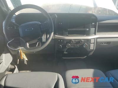 Zdjęcie 8 z 12 samochodu: 2023 FORD F550 SUPER DUTY VIN:1FD0W5HT8PEC31960 - miniatura