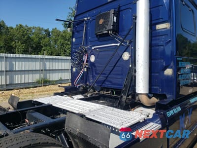 Zdjęcie 6 z 10 samochodu: 2022 VOLVO VNL SEMI TRUCK VIN:4V4NC9EH5NN296602 - miniatura