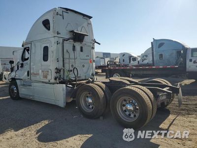 Trzecie zdjęcie samochodu z tyłu: 2017 FREIGHTLINER CASCADIA 125 SEMI TRUCK VIN:3AKJGLDR6HSHZ9805 - miniatura