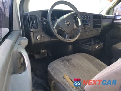 Zdjęcie 8 z 15 samochodu: 2008 CHEV EXPRESS CARGO 1500 1 VIN:1GCFG15XX81162032 - miniatura