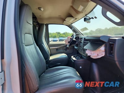 Zdjęcie 11 z 14 samochodu: 2023 CHEVROLET EXPRESS G2500 VIN:1GCWGAFP7P1228890 - miniatura