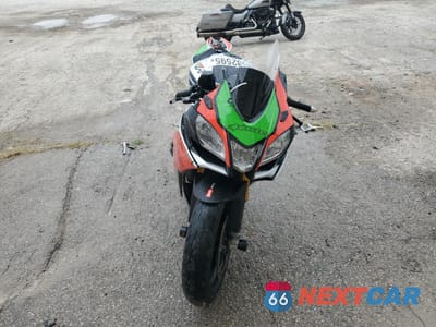 Drugie zdjęcie samochodu z przodu: 2018 APRILIA RSV4 VIN:ZD4KEU005JS001463 - miniatura