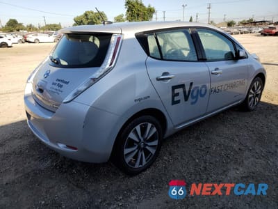 Trzecie zdjęcie samochodu z tyłu: 2016 NISSAN LEAF SV VIN:1N4BZ0CP6GC307209 - miniatura