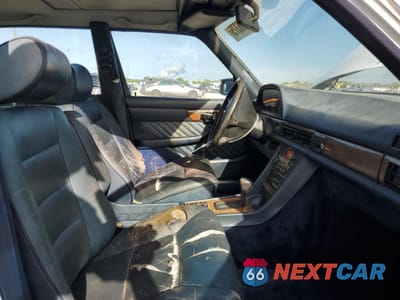 Zdjęcie 7 z 14 samochodu: 1989 MERCEDES-BENZ 300 SEL VIN:WDBCA25D4KA491847 - miniatura