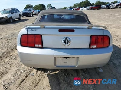 Zdjęcie 6 z 12 samochodu: 2005 FORD MUSTANG VIN:1ZVFT84N055228514 - miniatura