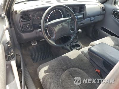 Zdjęcie 8 z 12 samochodu: 2000 DODGE DAKOTA VIN:1B7GL22X4YS615839 - miniatura