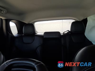 Zdjęcie 10 z 13 samochodu: 2019 JEEP CHEROKEE LATITUDE PLUS VIN:1C4PJLLB2KD318644 - miniatura