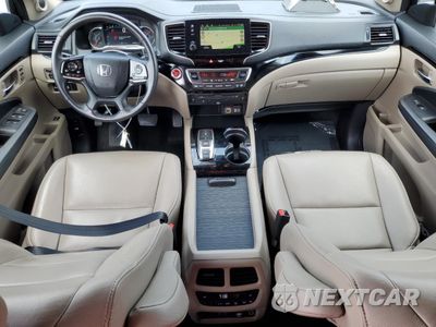 Zdjęcie 8 z 14 samochodu: 2019 HONDA PILOT TOURING VIN:5FNYF6H95KB002001 - miniatura