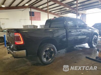 Trzecie zdjęcie samochodu z tyłu: 2020 RAM 1500 BIG HORN/LONE STAR VIN:1C6SRFBT0LN300743 - miniatura