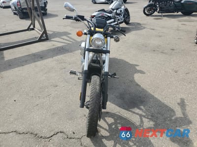 Drugie zdjęcie samochodu z przodu: 2022 HONDA VT1300 CXA VIN:JH2SC6169NK600301 - miniatura