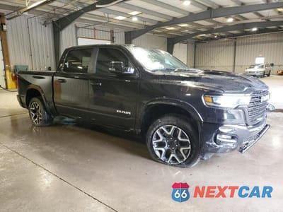 Czwarte zdjęcie samochodu z boku: 2025 RAM 1500 VIN:1C6SRFJP7SN749033 - miniatura