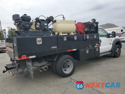 Czwarte zdjęcie samochodu z boku: 2015 FORD F450 SUPER DUTY VIN:1FDUF4GT6FED43460 - miniatura