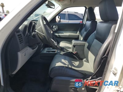 Zdjęcie 7 z 15 samochodu: 2007 DODGE NITRO SLT VIN:1D8GU58KX7W679239 - miniatura