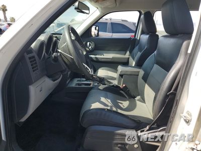 Zdjęcie 7 z 15 samochodu: 2007 DODGE NITRO SLT VIN:1D8GU58KX7W679239 - miniatura