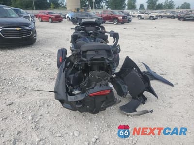 Czwarte zdjęcie samochodu z boku: 2022 CAN-AM SPYDER ROADSTER RT VIN:2BXNBDD25NV007033 - miniatura