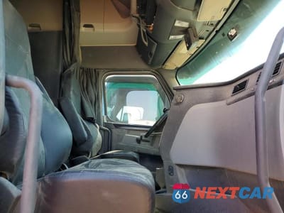 Piąte zdjęcie samochodu w środku: 2023 FREIGHTLINER CASCADIA 126 SEMI TRUCK VIN:3AKJHHDR9PSNZ2573 - miniatura