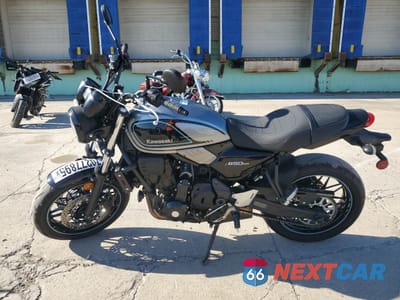 Trzecie zdjęcie samochodu z tyłu: 2023 KAWASAKI ER650 M VIN:ML5EREM18PDAA6717 - miniatura