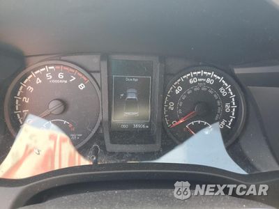 Zdjęcie 9 z 12 samochodu: 2018 TOYOTA TACOMA ACCESS CAB VIN:5TFRX5GN8JX103662 - miniatura