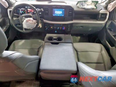 Zdjęcie 8 z 12 samochodu: 2023 FORD F250 SUPER DUTY SUPER DUTY VIN:1FT7W2BT5PEE05543 - miniatura