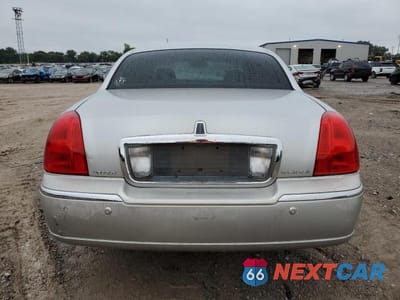 Zdjęcie 6 z 12 samochodu: 2005 LINCOLN TOWN CAR SIGNATURE VIN:1LNHM81W65Y650903 - miniatura