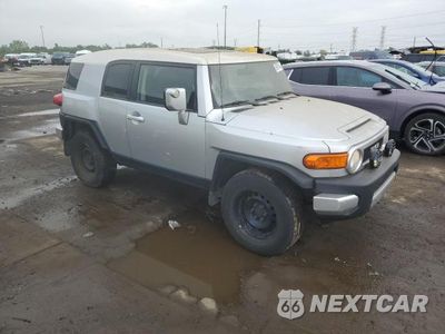 Czwarte zdjęcie samochodu z boku: 2007 TOYOTA FJ CRUISER VIN:JTEBU11FX70052201 - miniatura