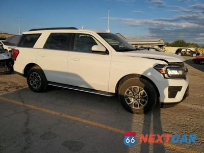 Czwarte zdjęcie samochodu z boku: 2023 FORD EXPEDITION VIN:1FMJU1J84PEA59189 - miniatura