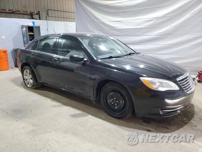Czwarte zdjęcie samochodu z boku: 2013 CHRYSLER 200 LX VIN:1C3CCBABXDN705904 - miniatura