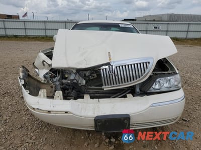 Piąte zdjęcie samochodu w środku: 2007 LINCOLN TOWN CAR SIGNATURE VIN:1LNHM81W27Y623751 - miniatura