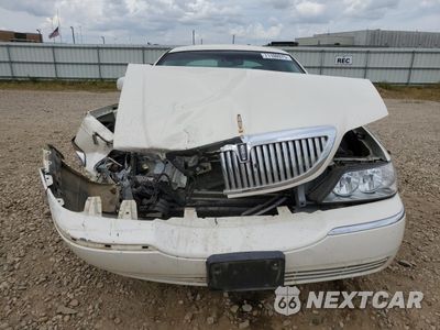 Piąte zdjęcie samochodu w środku: 2007 LINCOLN TOWN CAR SIGNATURE VIN:1LNHM81W27Y623751 - miniatura