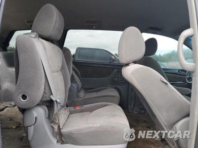 Zdjęcie 11 z 13 samochodu: 2010 TOYOTA SIENNA CE VIN:5TDKK4CC1AS311886 - miniatura