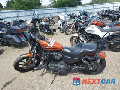Trzecie zdjęcie samochodu z tyłu: 2020 HARLEY-DAVIDSON XL883 N VIN:1HD4LE218LB411391 - miniatura