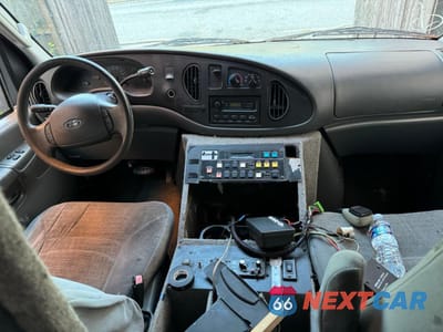 Zdjęcie 9 z 10 samochodu: 2003 FORD ECONOLINE E450 SUPER DUTY CUTAWAY VAN VIN:1FDXE45F23HB83679 - miniatura