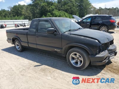 Czwarte zdjęcie samochodu z boku: 2001 CHEVROLET S TRUCK S10 VIN:1GCCS19W718249323 - miniatura
