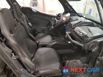 Piąte zdjęcie samochodu w środku: 2022 CAN-AM COMMANDER MAX XT 1000R VIN:3JB1CAX46NK000663 - miniatura