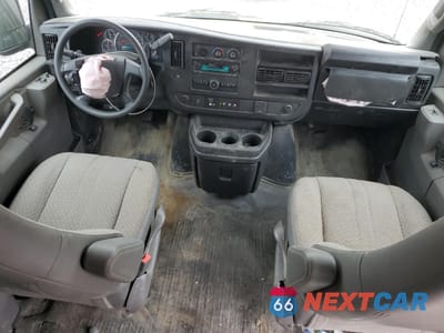 Zdjęcie 8 z 16 samochodu: 2023 CHEVROLET EXPRESS G2500 VIN:1GCWGAFP0P1102581 - miniatura
