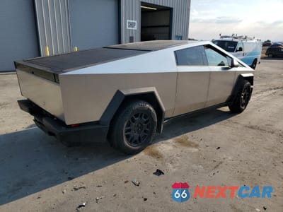 Trzecie zdjęcie samochodu z tyłu: 2024 TESLA CYBERTRUCK VIN:7G2CEHED9RA003657 - miniatura