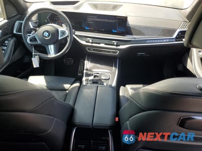 Zdjęcie 8 z 14 samochodu: 2025 BMW X7 XDRIVE40I VIN:5UX23EM08S9W58217 - miniatura