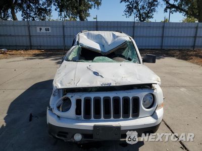 Piąte zdjęcie samochodu w środku: 2015 JEEP PATRIOT SPORT VIN:1C4NJPBB5FD313511 - miniatura