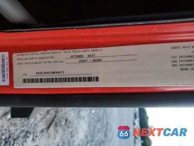 Zdjęcie 10 z 10 samochodu: 2018 VOLVO VHD DUMP TRUCK VIN:4V5KC9DH5JN894473 - miniatura