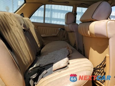 Zdjęcie 10 z 13 samochodu: 1984 MERCEDES-BENZ 300 DT VIN:WDBAB33A1EA068120 - miniatura