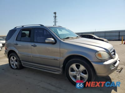 Czwarte zdjęcie samochodu z boku: 2005 MERCEDES-BENZ ML 350 VIN:4JGAB57E85A526855 - miniatura
