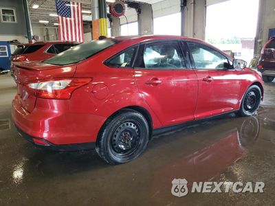 Trzecie zdjęcie samochodu z tyłu: 2012 FORD FOCUS SE VIN:1FAHP3F23CL329518 - miniatura