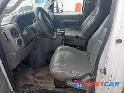 Zdjęcie 7 z 13 samochodu: 2012 FORD ECONOLINE E350 SUPER DUTY CUTAWAY VAN VIN:1FDWE3FS0CDA34809 - miniatura