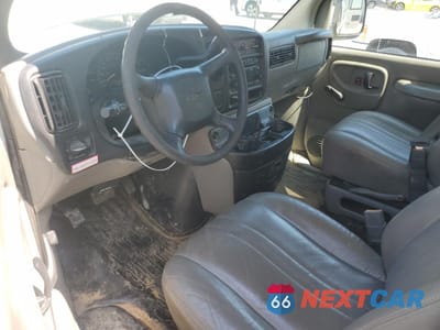 Zdjęcie 8 z 13 samochodu: 2001 GMC SAVANA G2500 VIN:1GTGG25R511212868 - miniatura